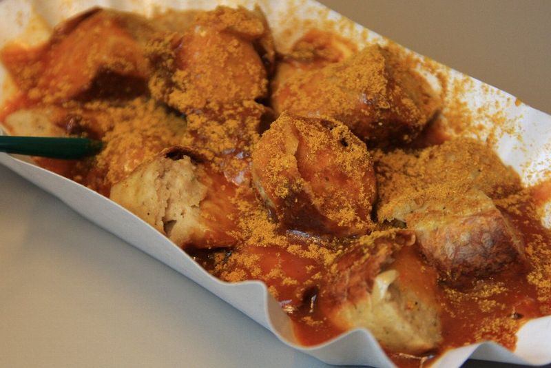 20100421_GermanyTrip 06 Currywurst on the train-1